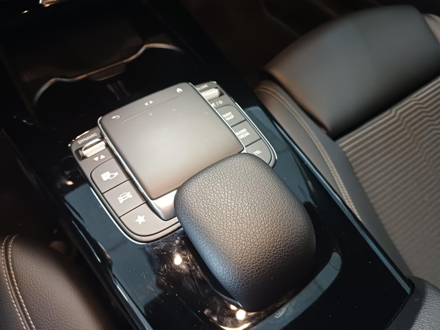 Mercedes-Benz Mercedes-Benz