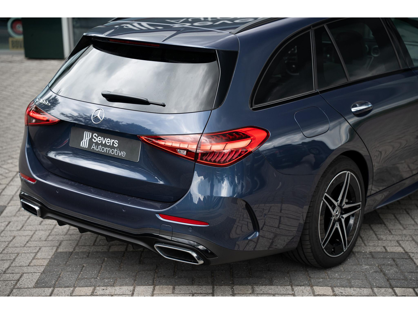 Mercedes-Benz Mercedes-Benz
