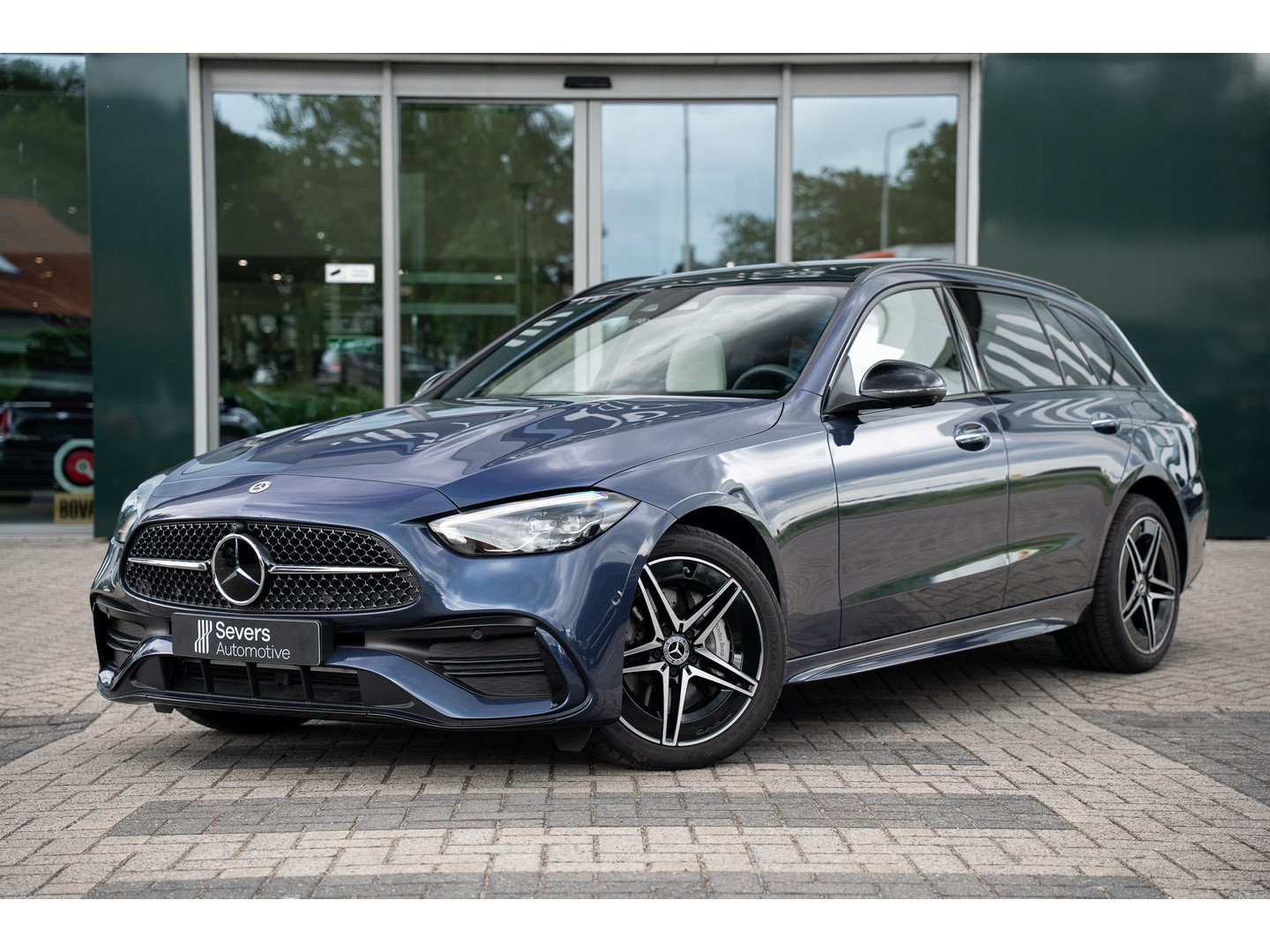 Mercedes-Benz Mercedes-Benz