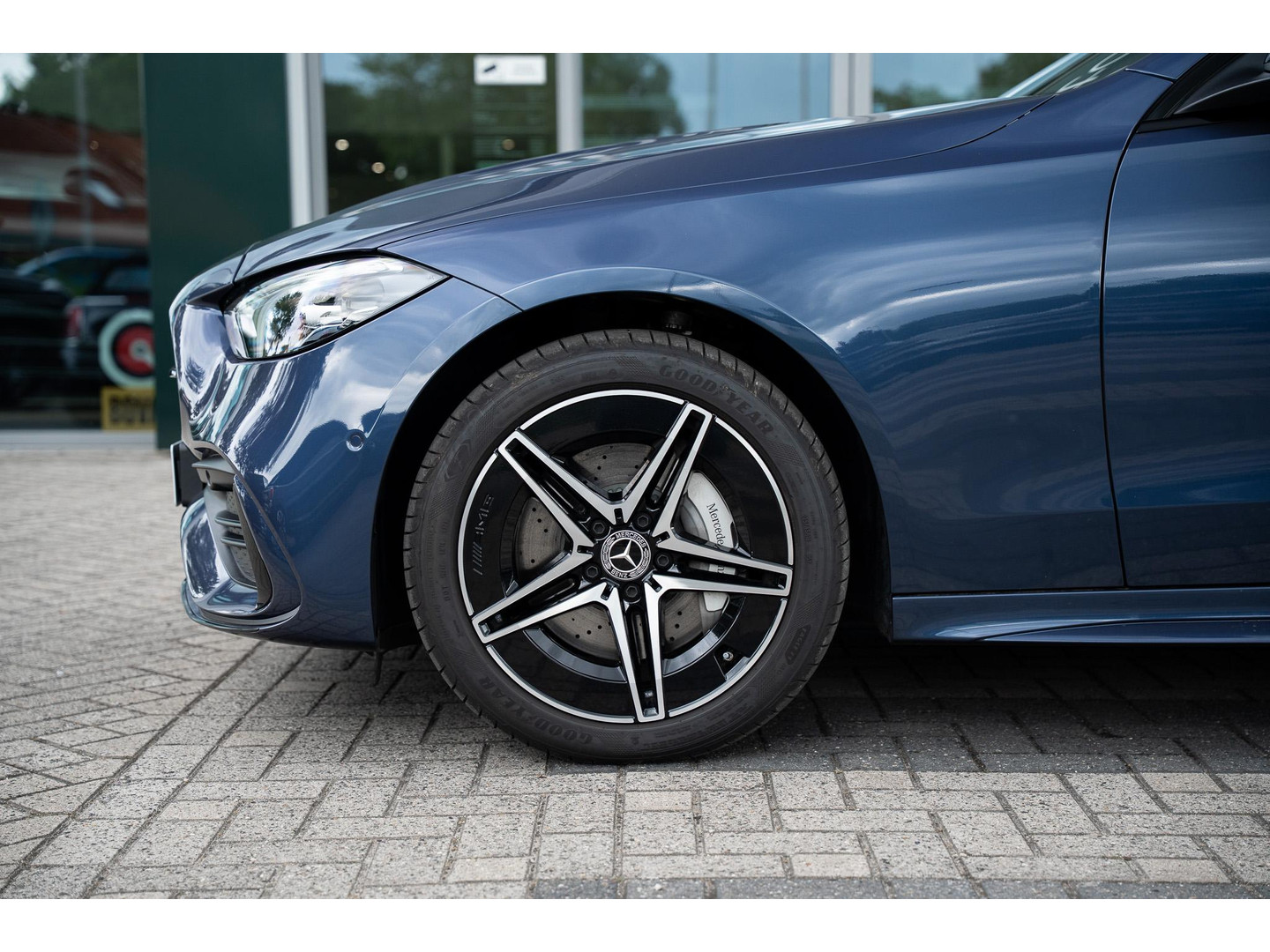 Mercedes-Benz Mercedes-Benz