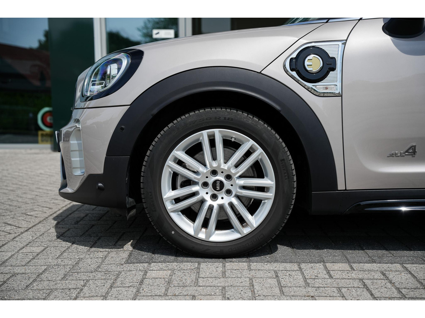 MINI MINI