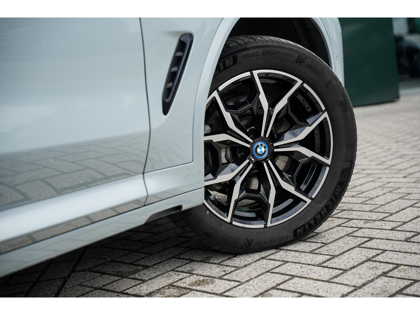 BMW BMW