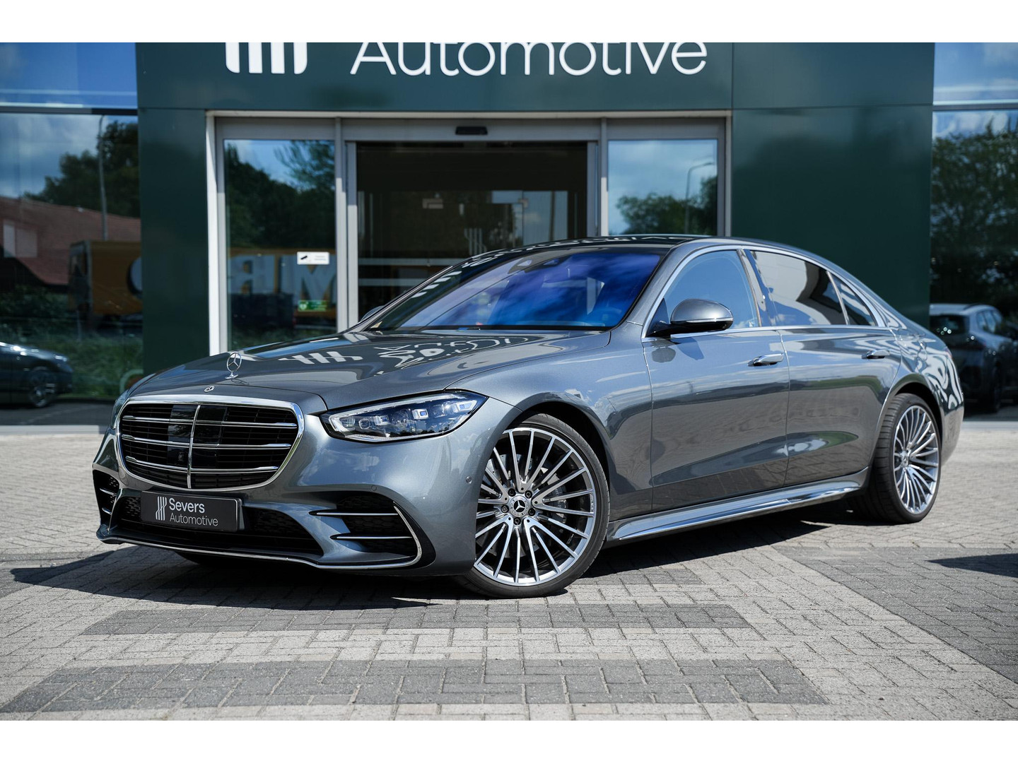 Mercedes-Benz Mercedes-Benz