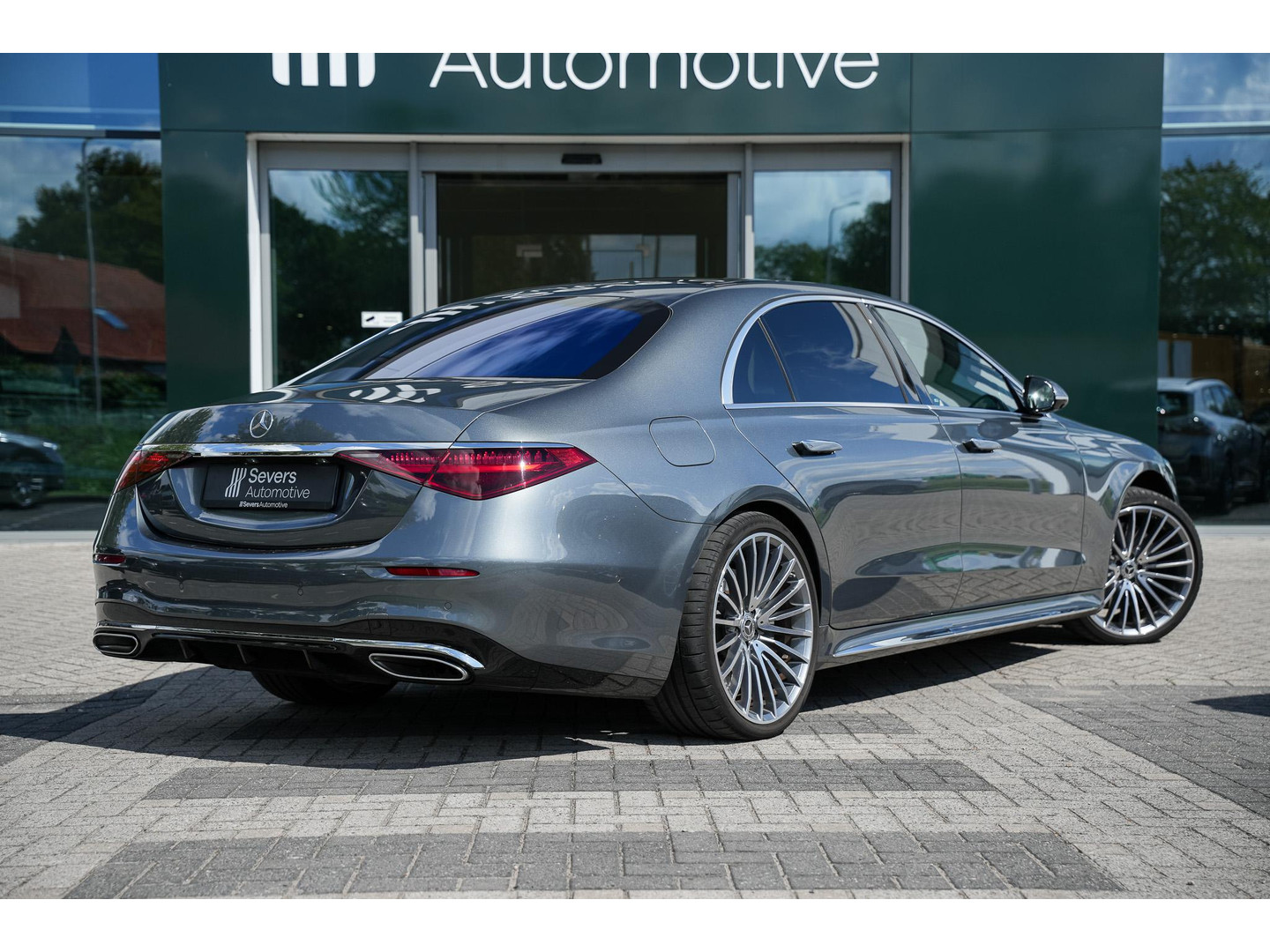 Mercedes-Benz Mercedes-Benz