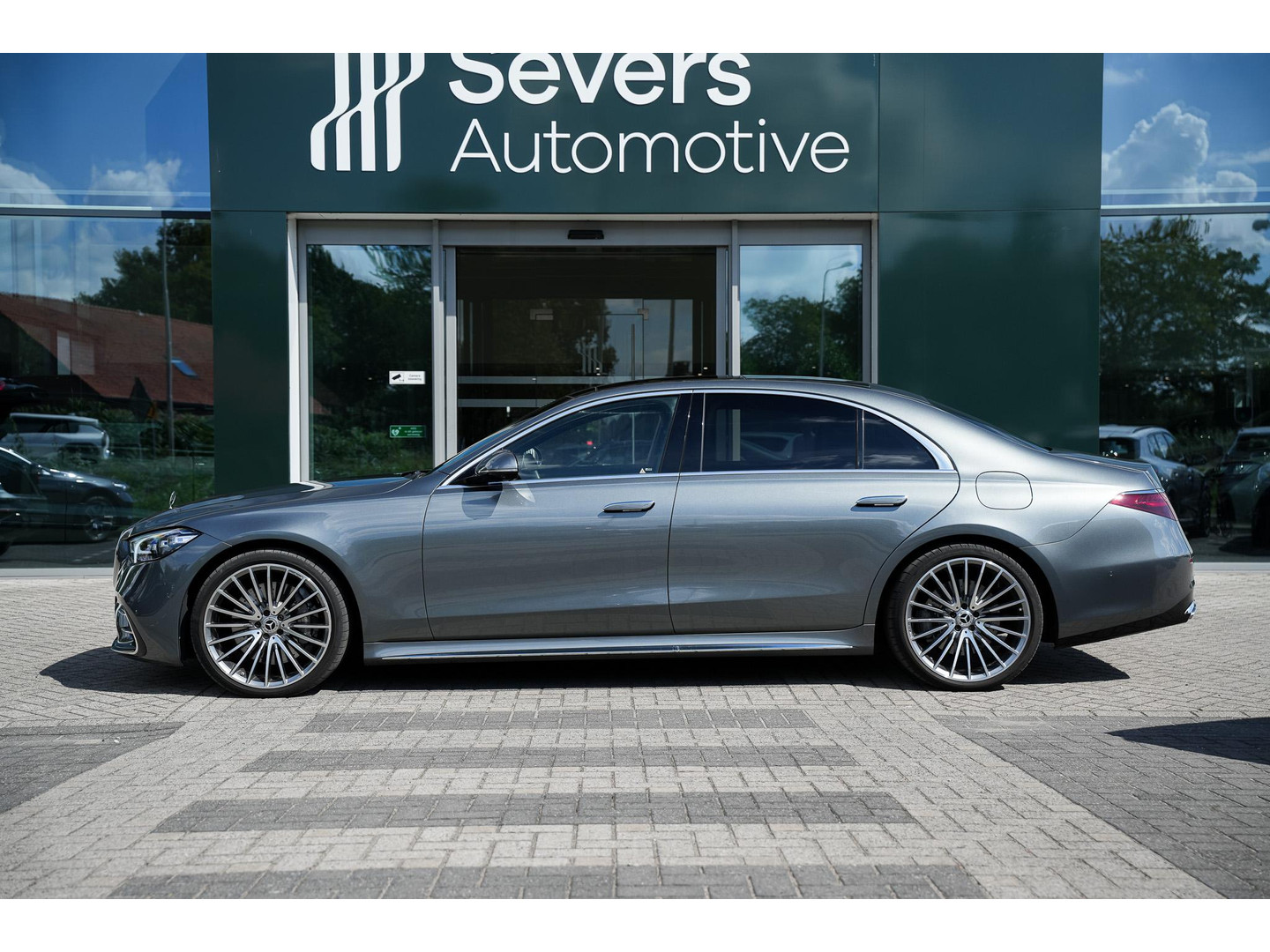 Mercedes-Benz Mercedes-Benz