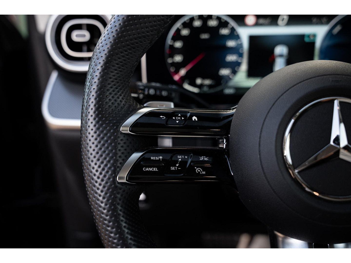 Mercedes-Benz Mercedes-Benz