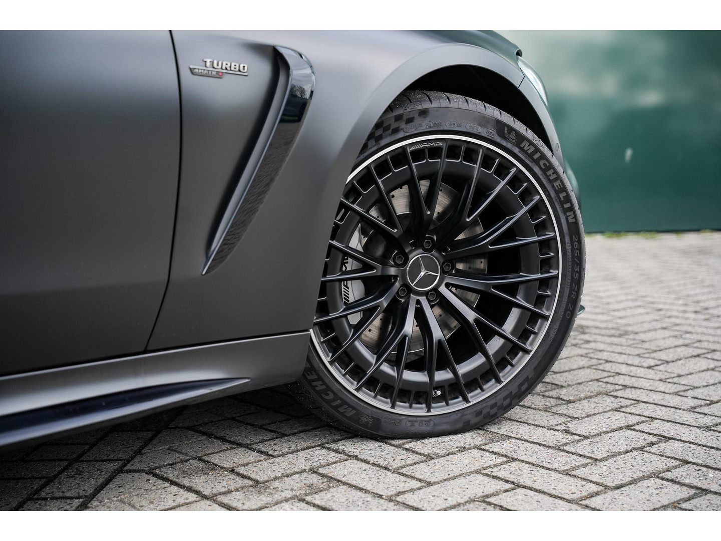 Mercedes-Benz Mercedes-Benz