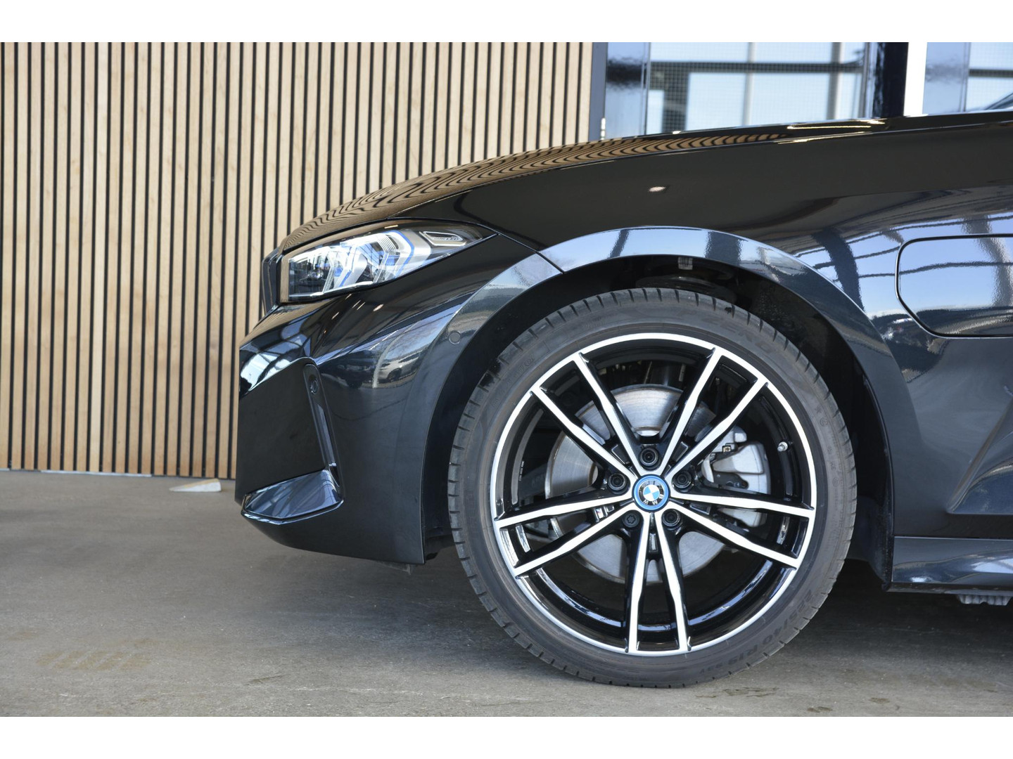 BMW BMW