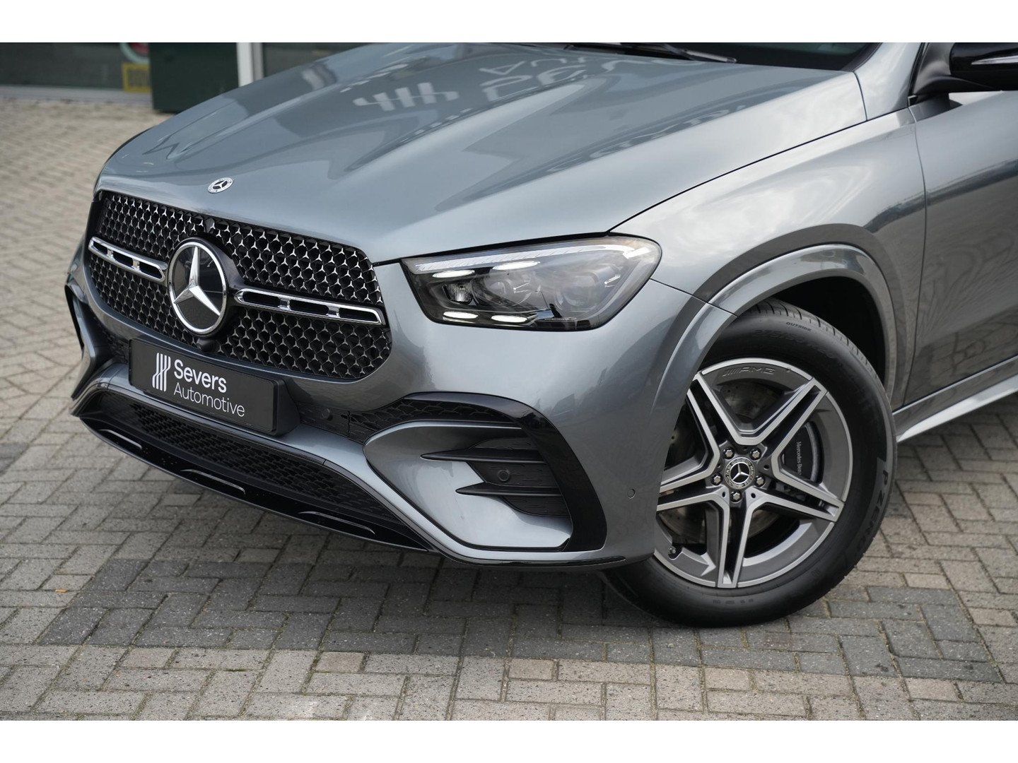 Mercedes-Benz Mercedes-Benz