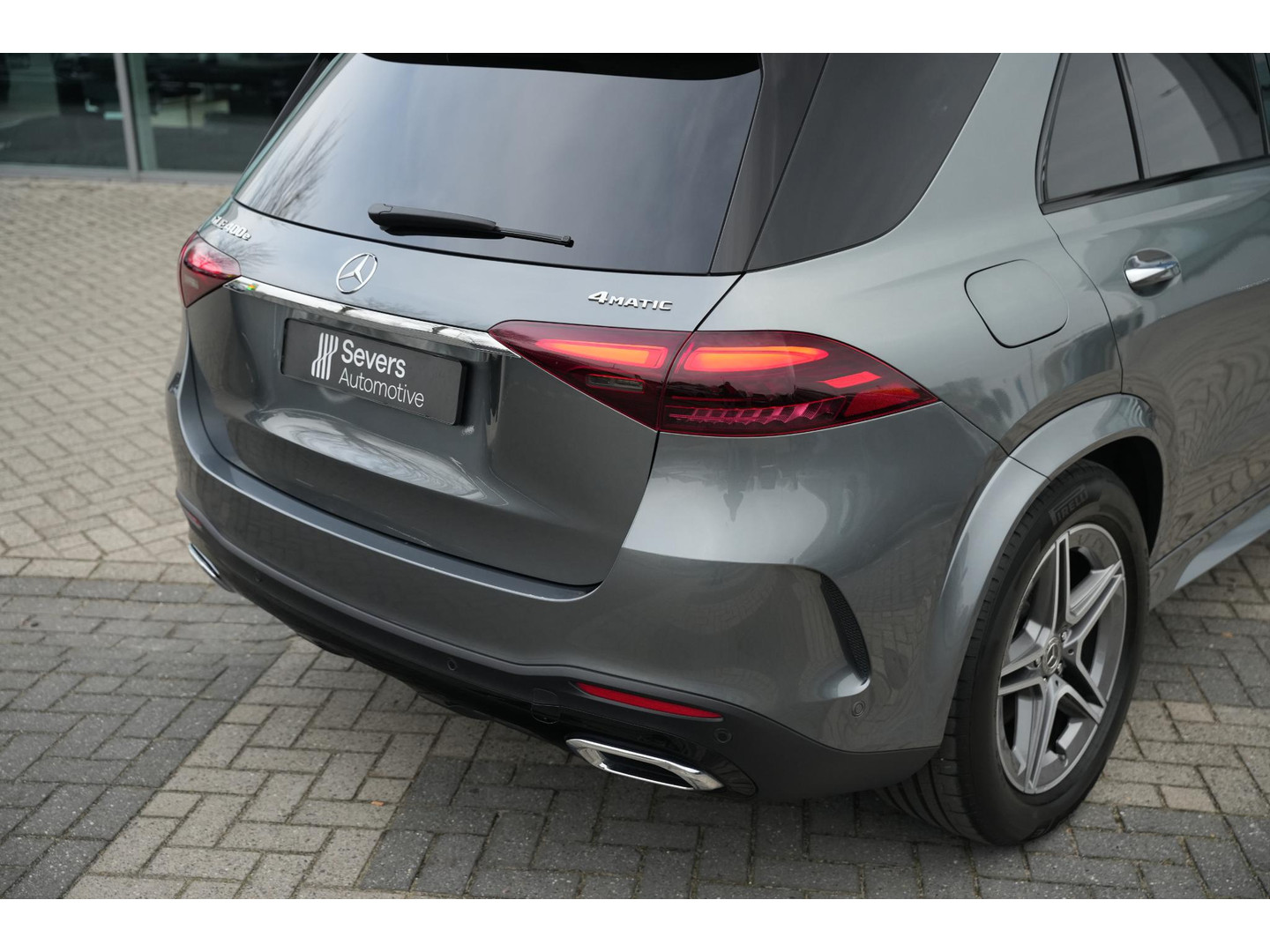 Mercedes-Benz Mercedes-Benz