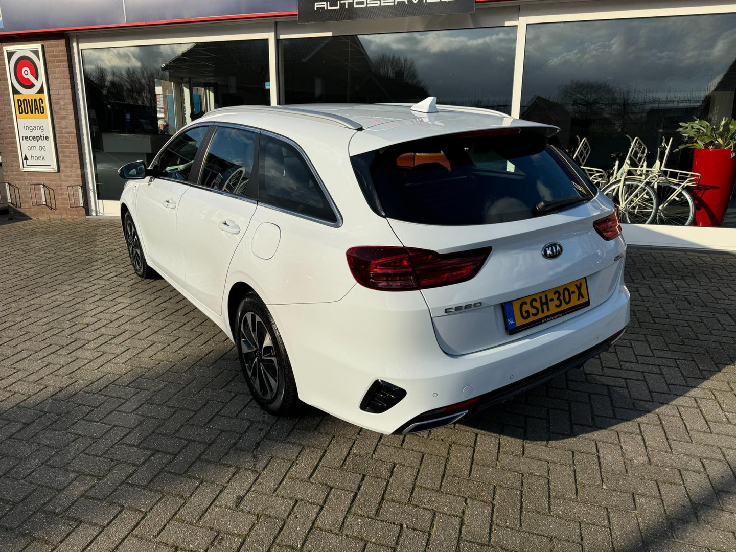 Kia