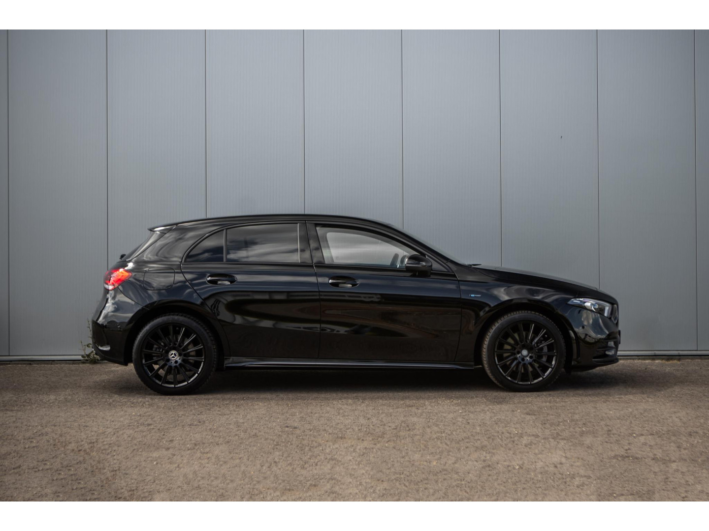 Mercedes-Benz Mercedes-Benz