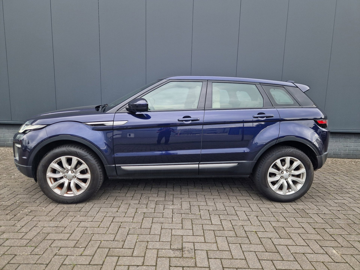 Land Rover Land Rover