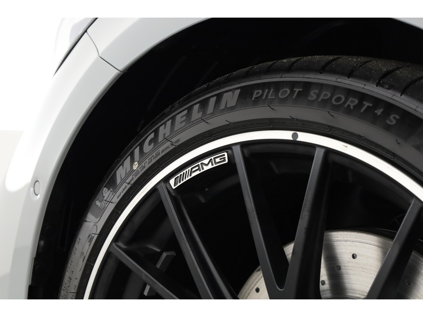 Mercedes-Benz Mercedes-Benz