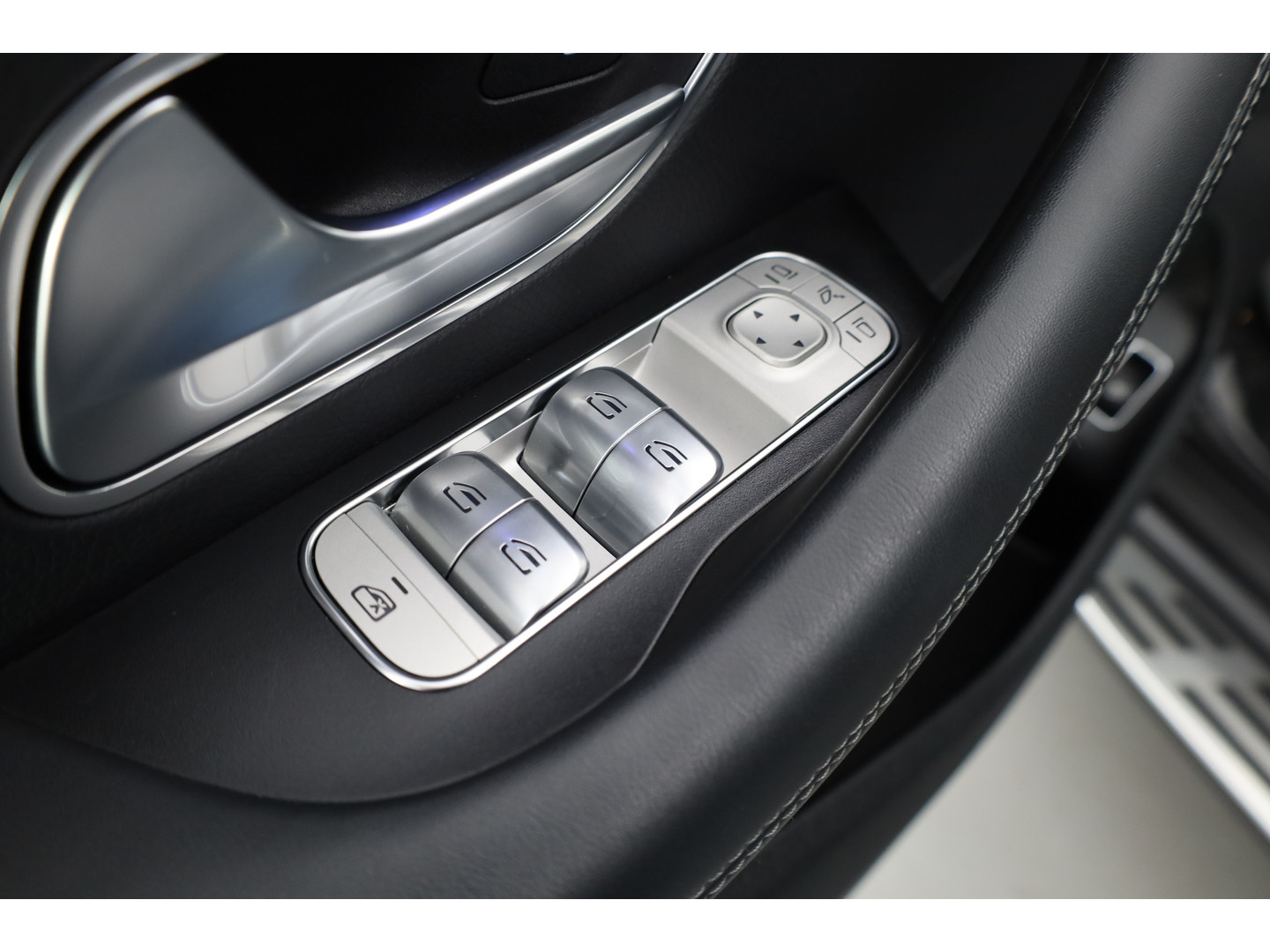 Mercedes-Benz Mercedes-Benz