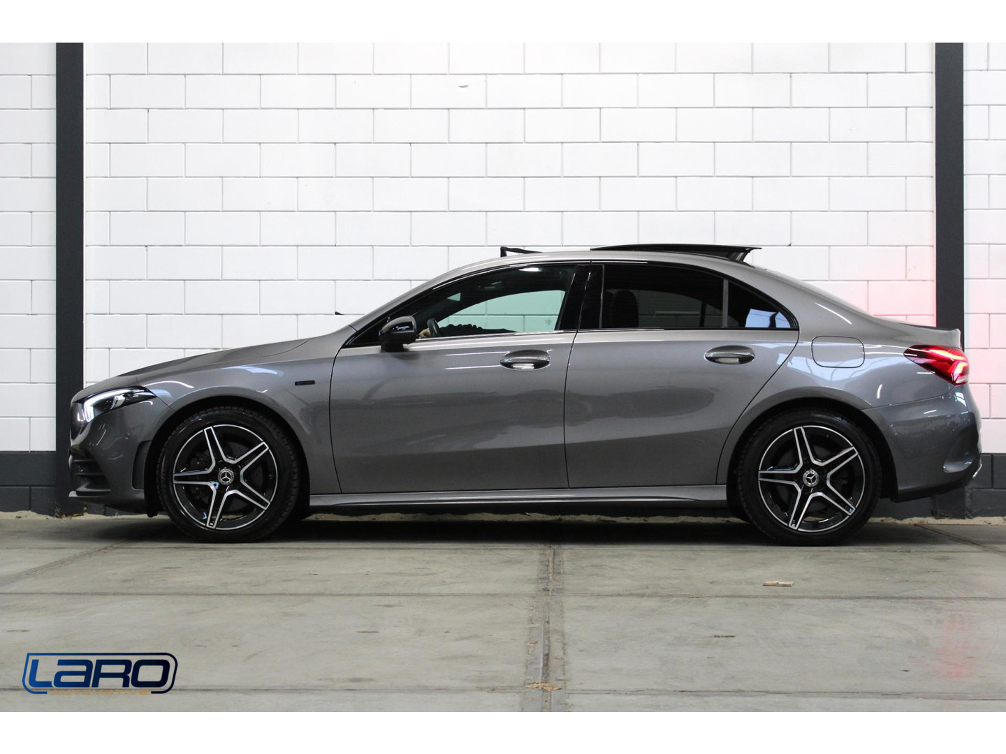 Mercedes-Benz Mercedes-Benz