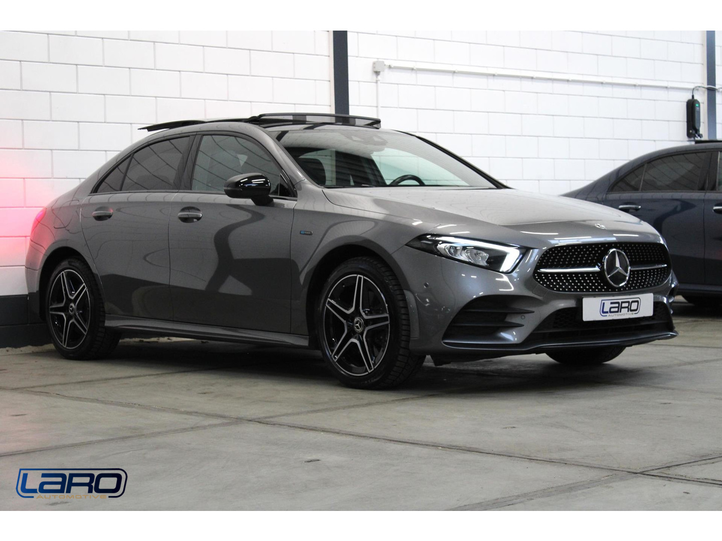 Mercedes-Benz Mercedes-Benz