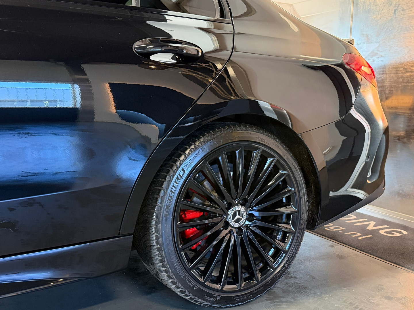 Mercedes-Benz Mercedes-Benz