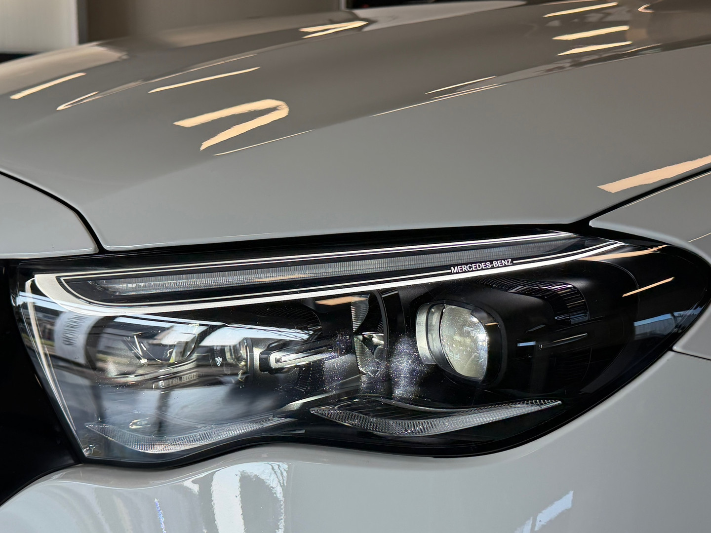 Mercedes-Benz Mercedes-Benz