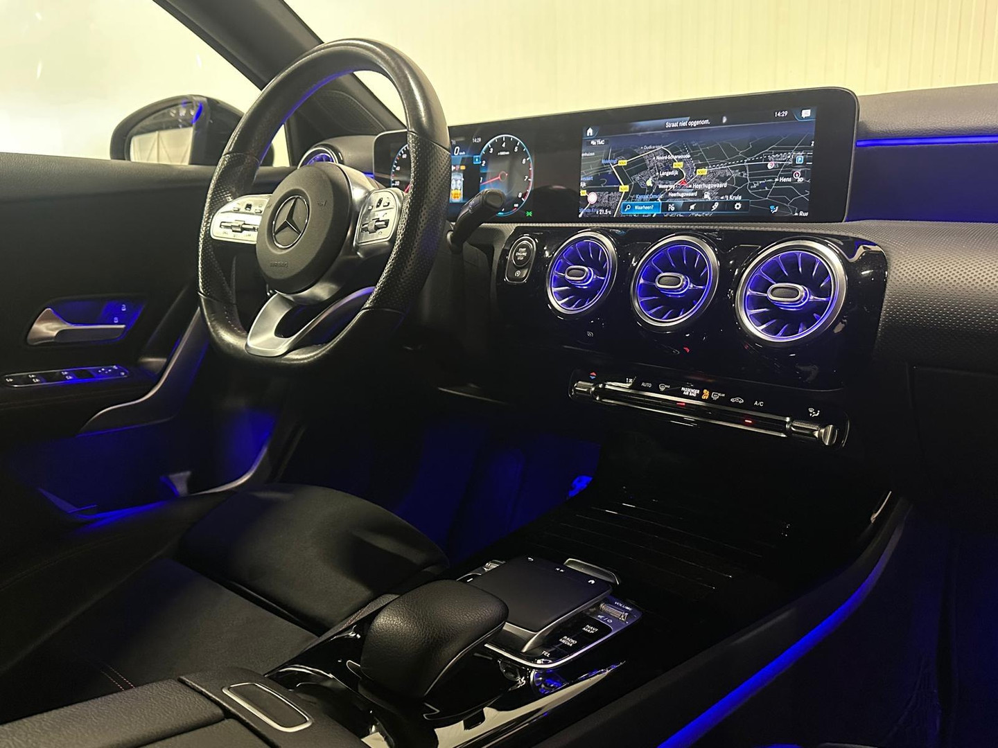 Mercedes-Benz Mercedes-Benz