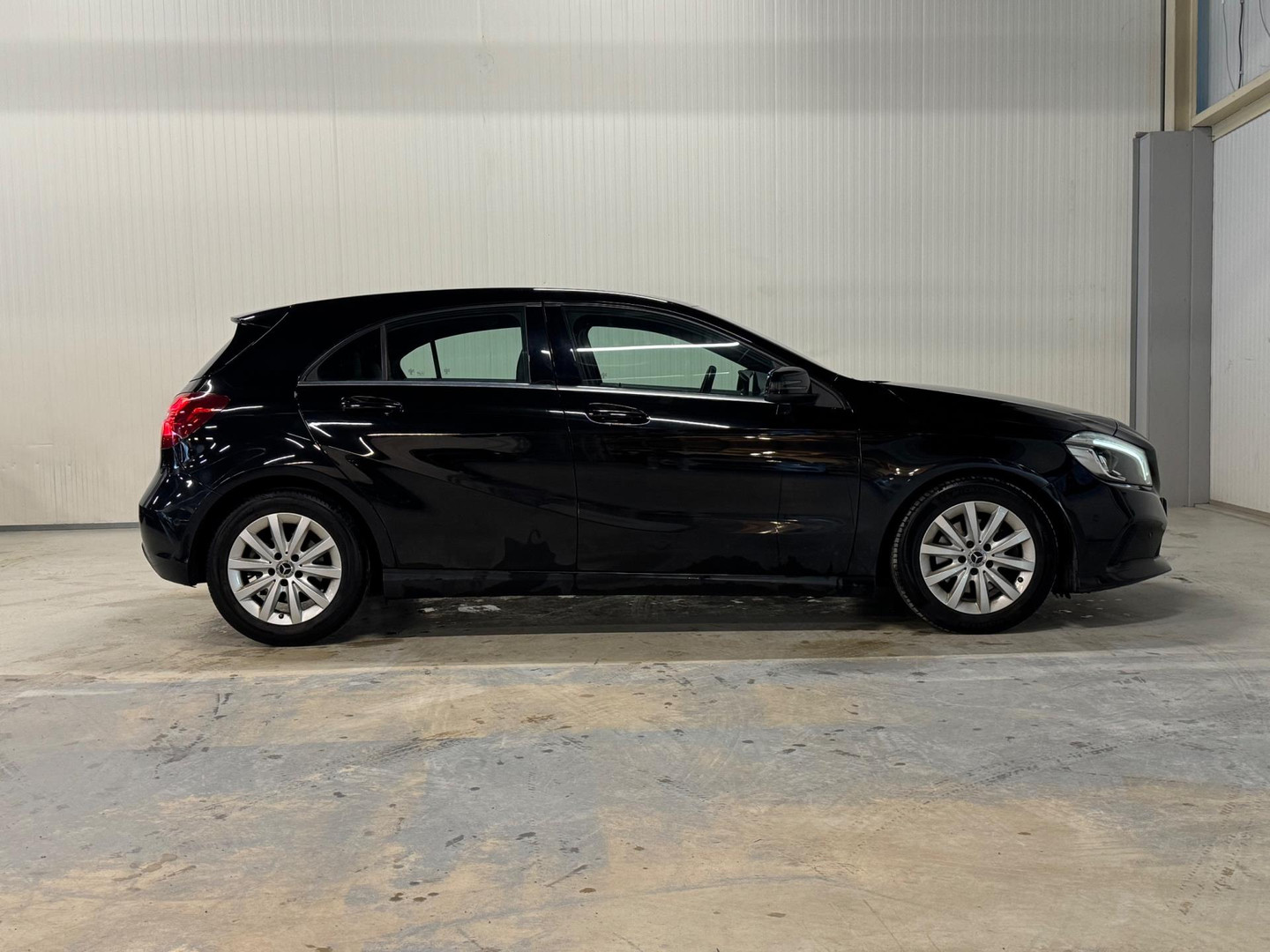 Mercedes-Benz Mercedes-Benz