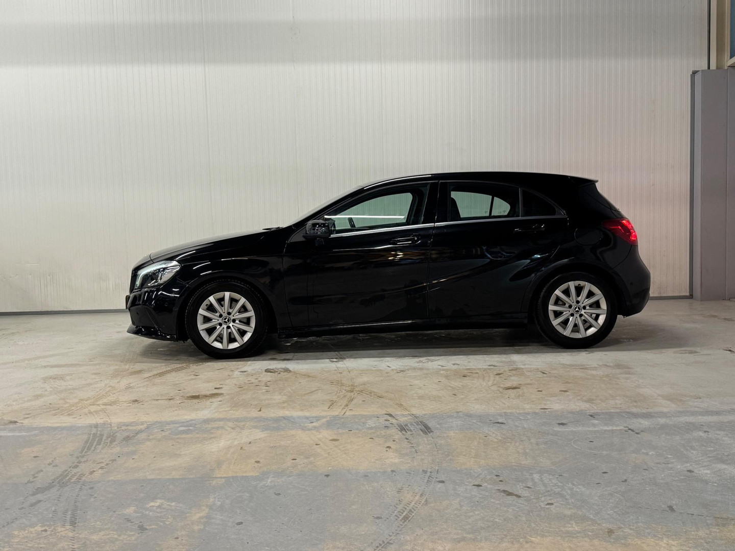 Mercedes-Benz Mercedes-Benz