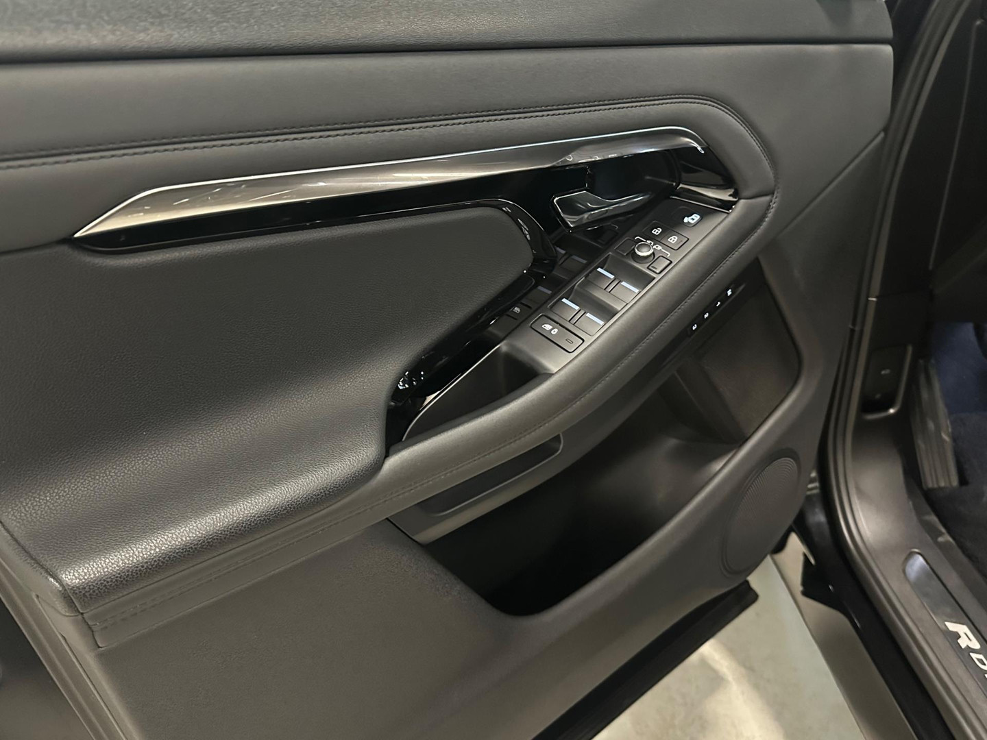 Land Rover Land Rover