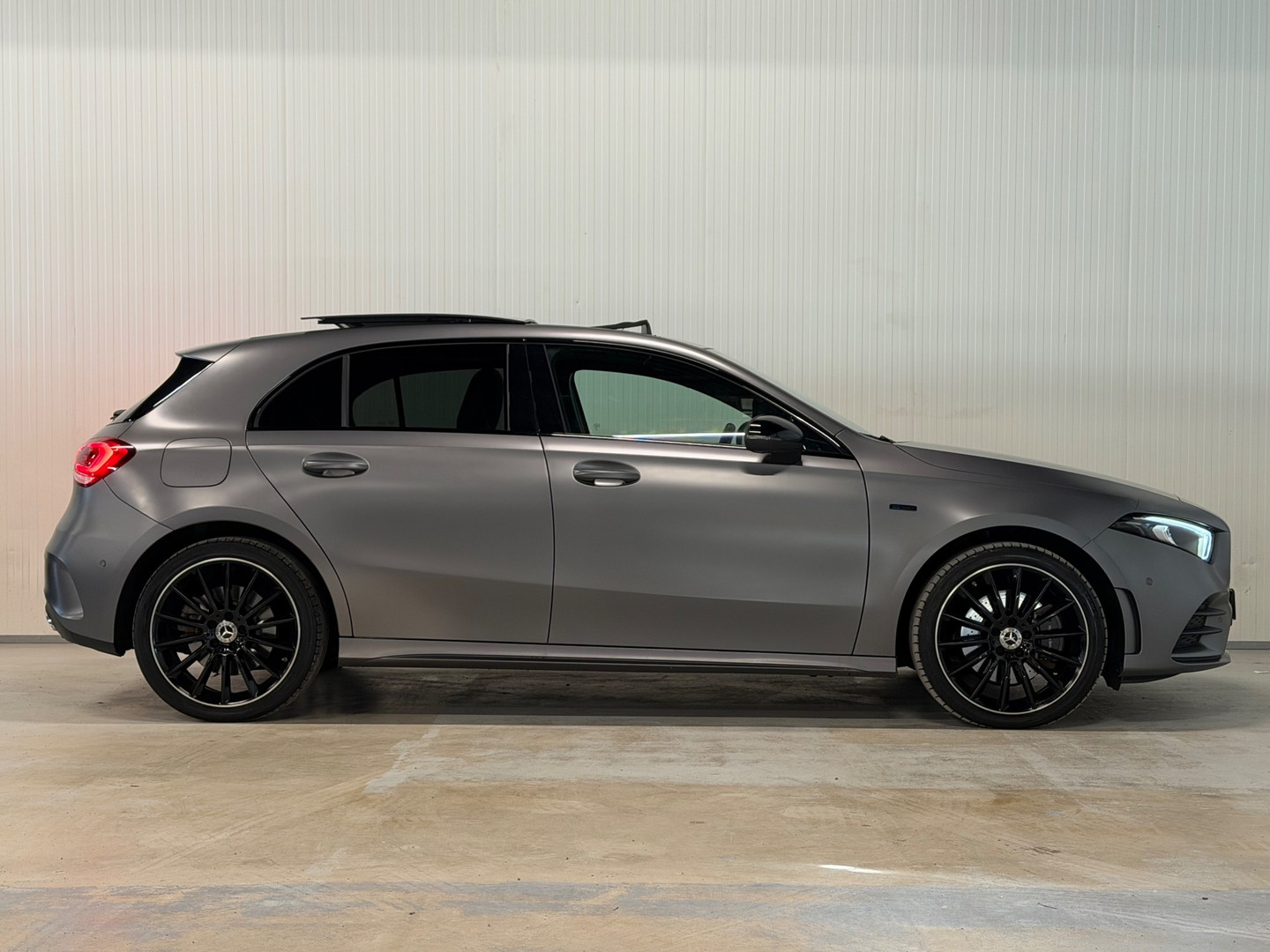 Mercedes-Benz Mercedes-Benz