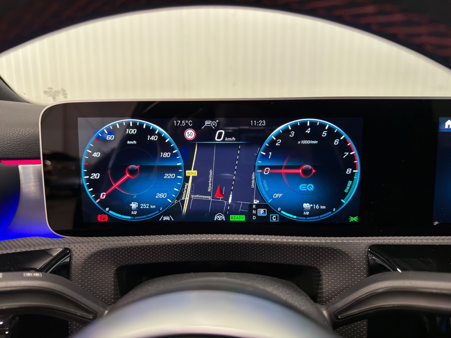 Mercedes-Benz Mercedes-Benz