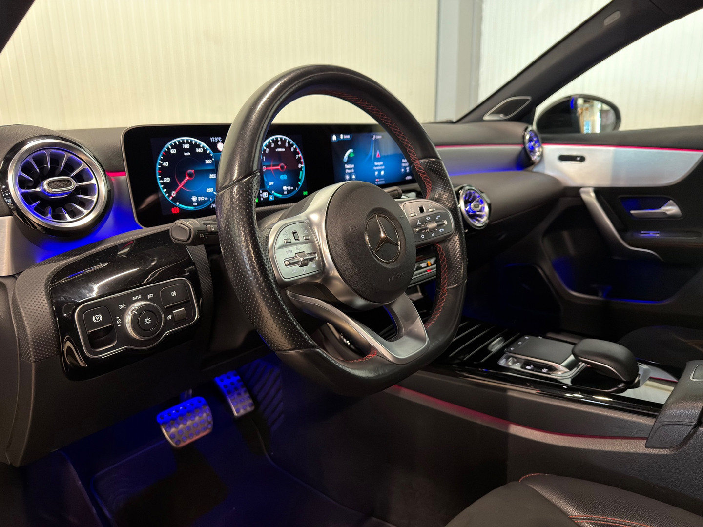 Mercedes-Benz Mercedes-Benz