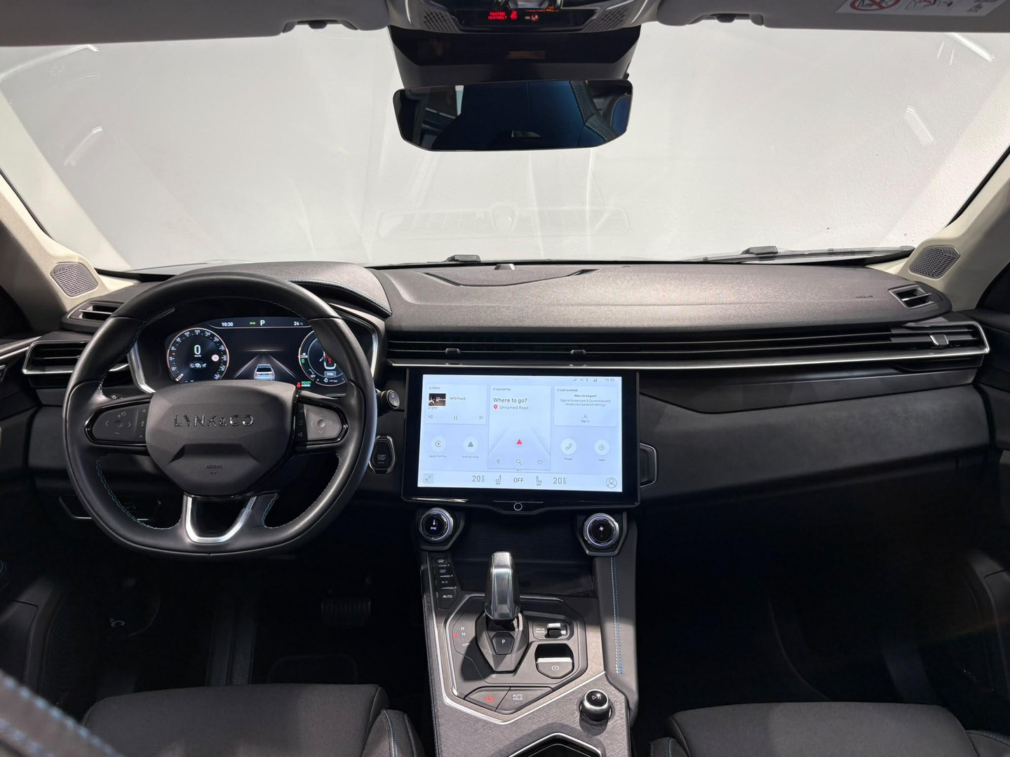 Lynk & Co 01