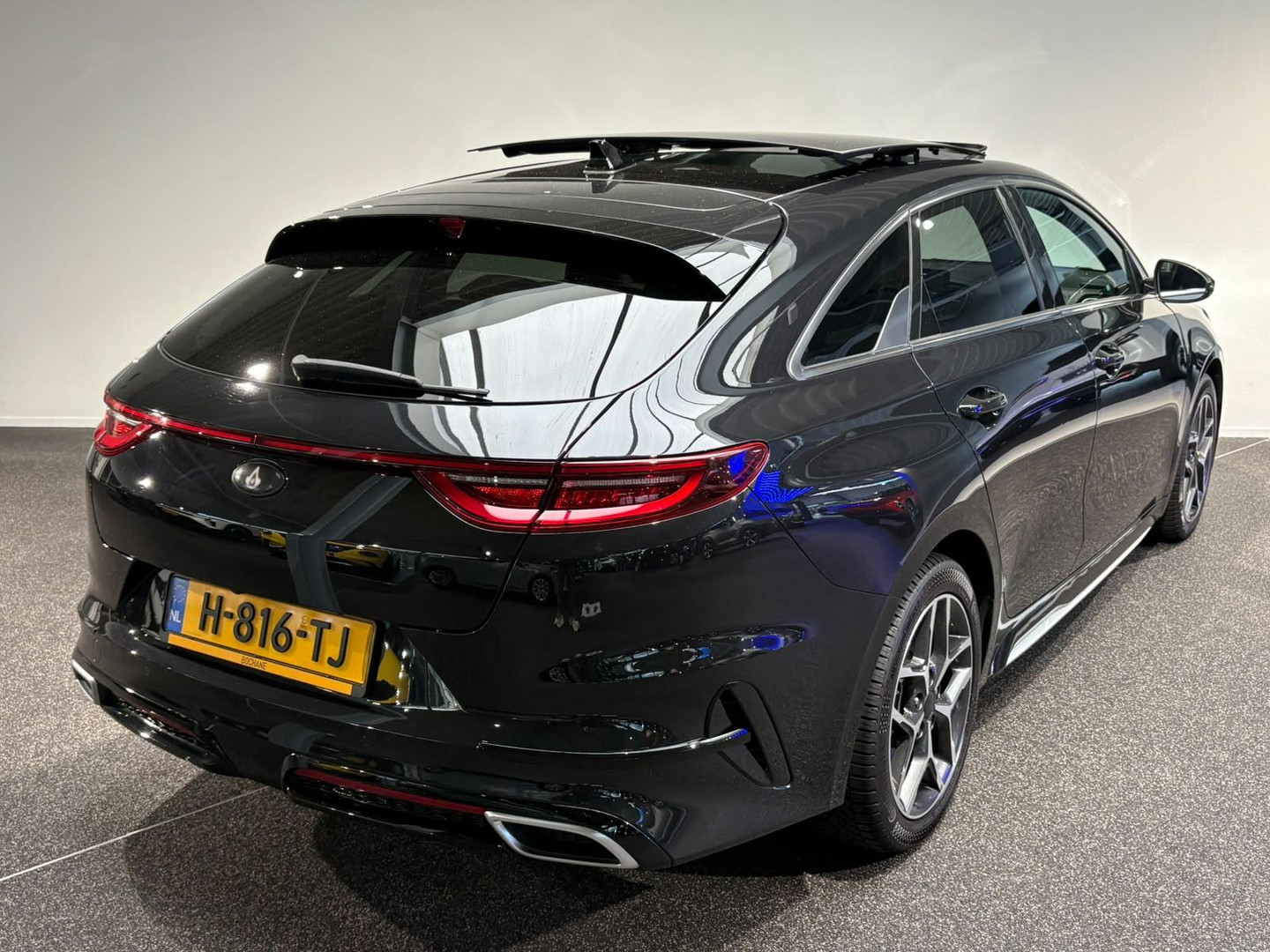 Kia Proceed