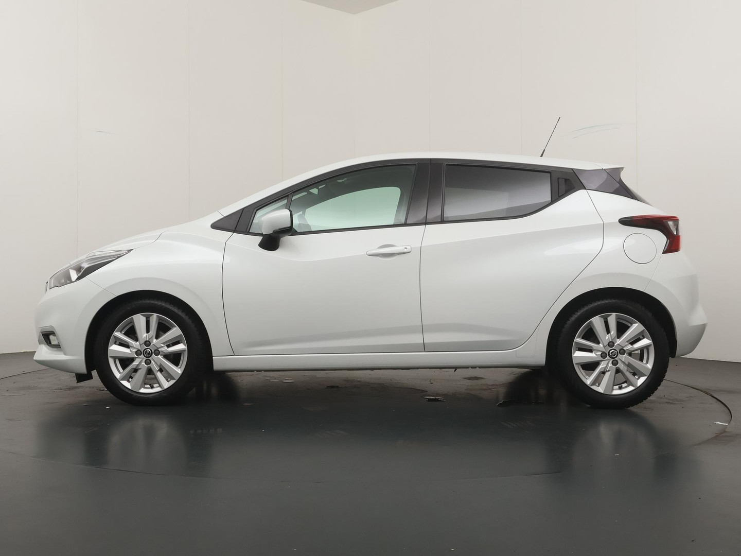 Nissan Nissan