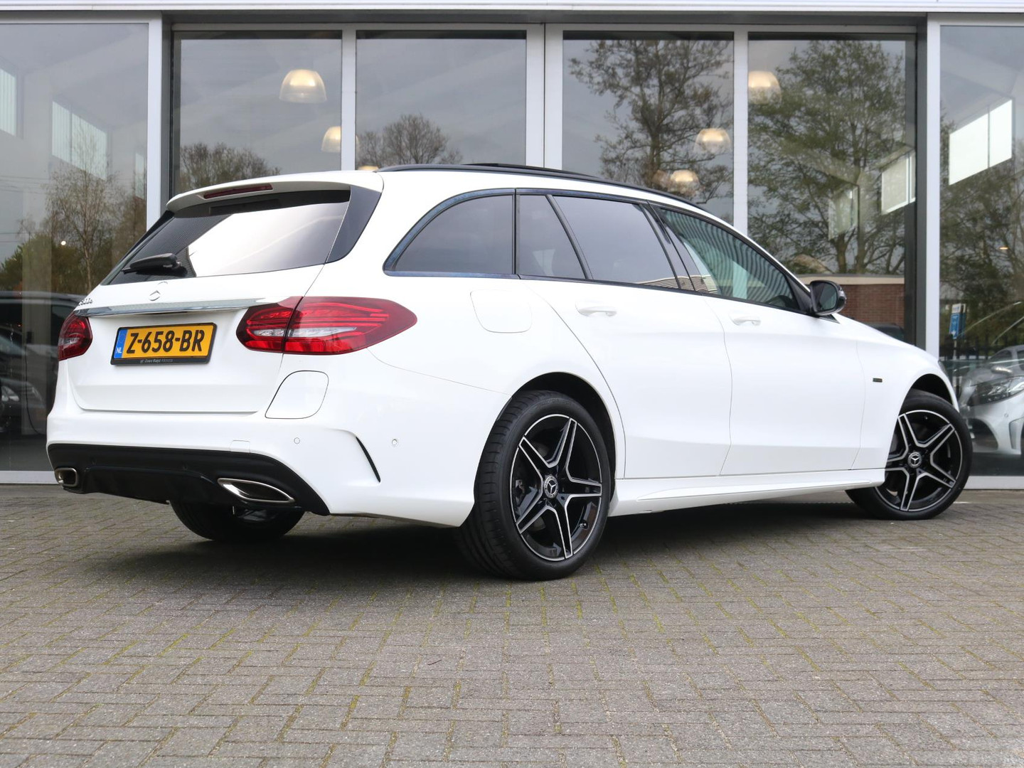 Mercedes-Benz Mercedes-Benz