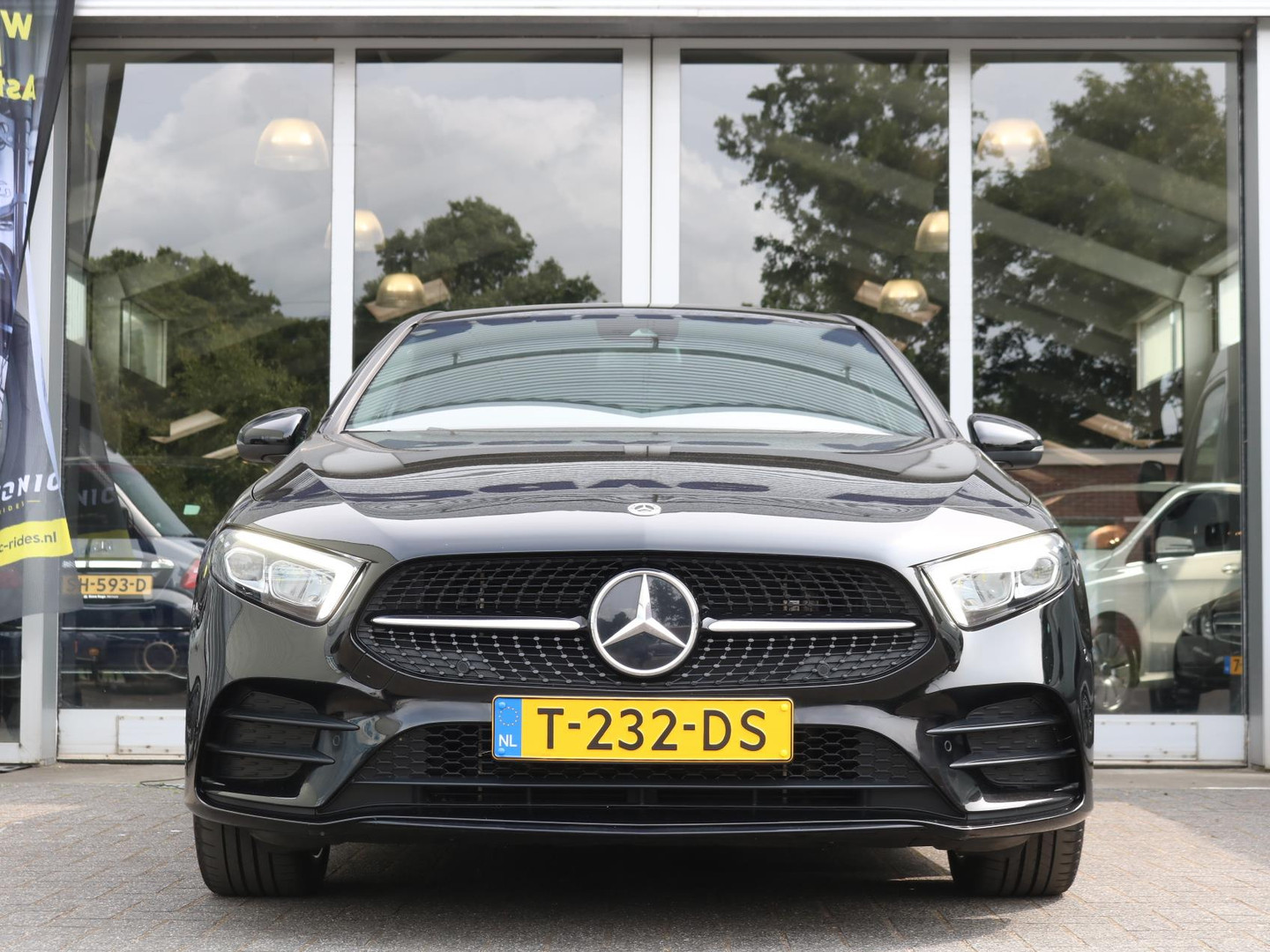 Mercedes-Benz Mercedes-Benz