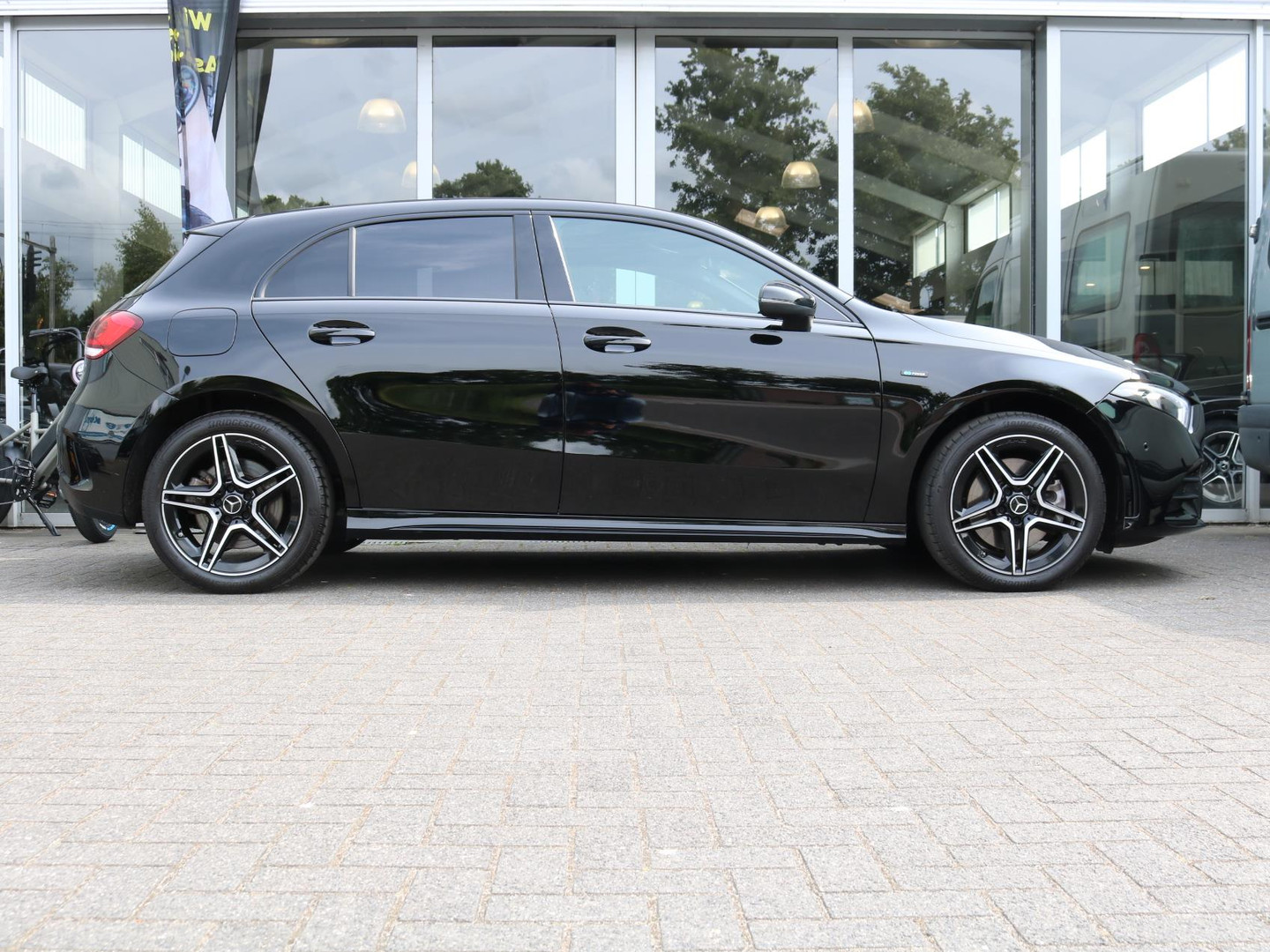 Mercedes-Benz Mercedes-Benz