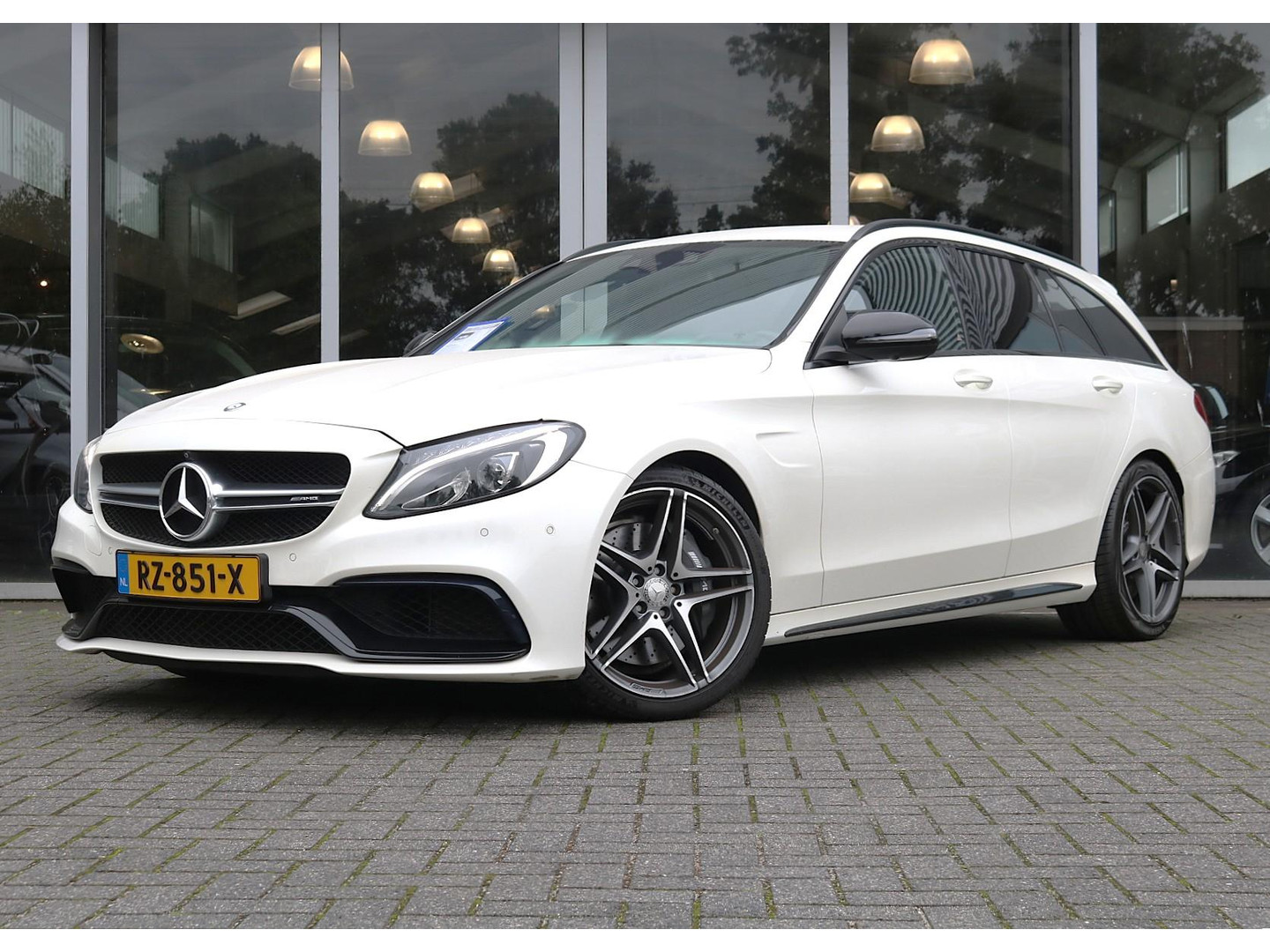 Mercedes-Benz Mercedes-Benz