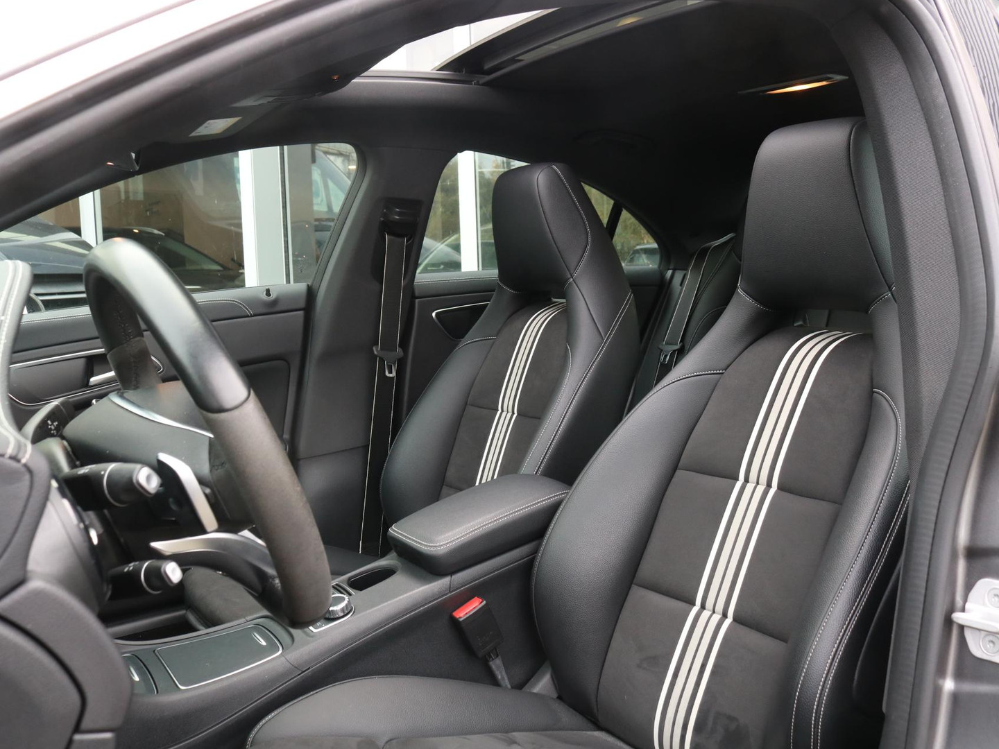 Mercedes-Benz Mercedes-Benz