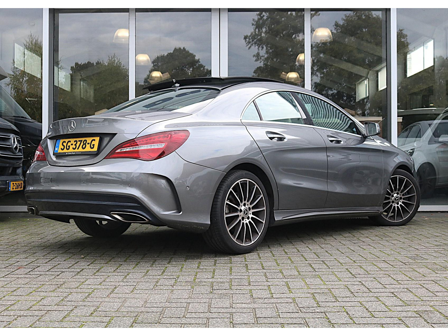 Mercedes-Benz Mercedes-Benz