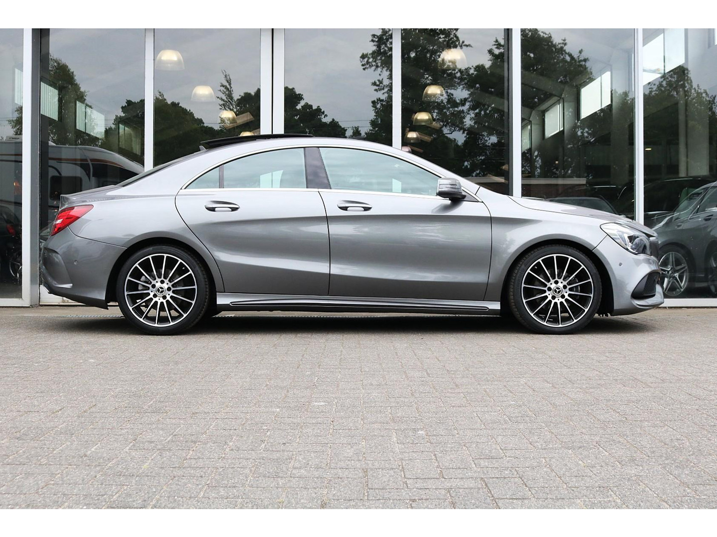 Mercedes-Benz Mercedes-Benz