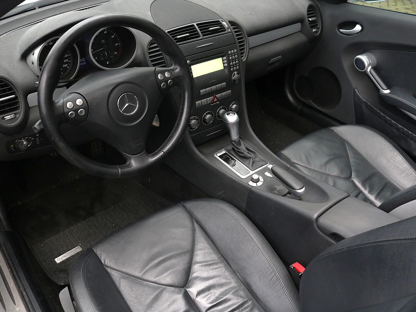 Mercedes-Benz Mercedes-Benz