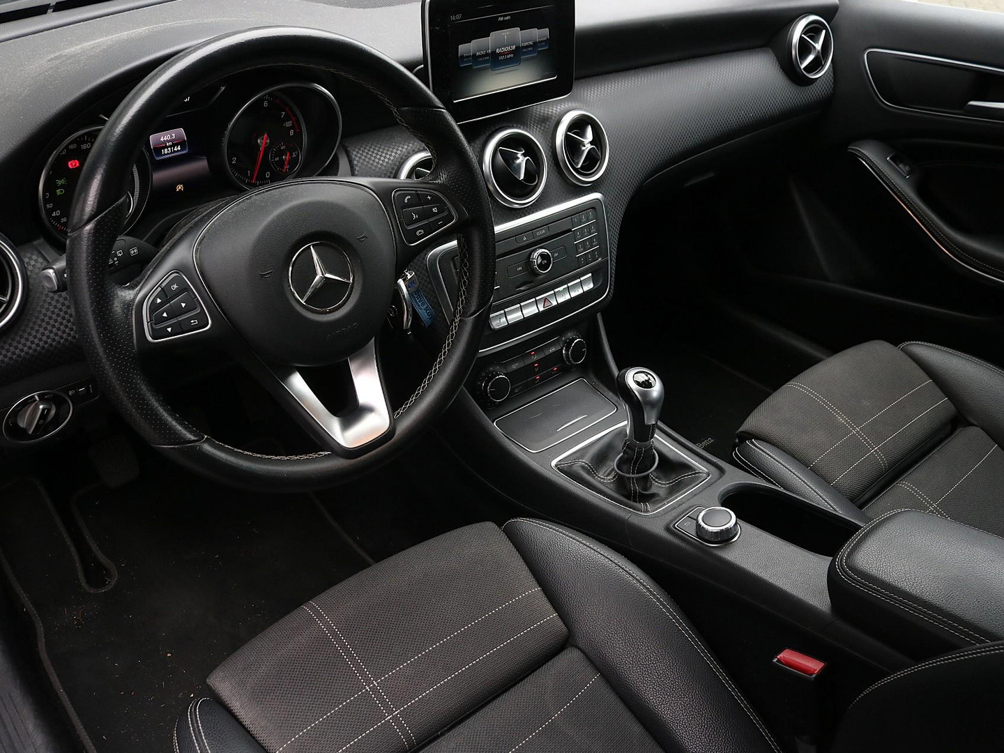 Mercedes-Benz Mercedes-Benz
