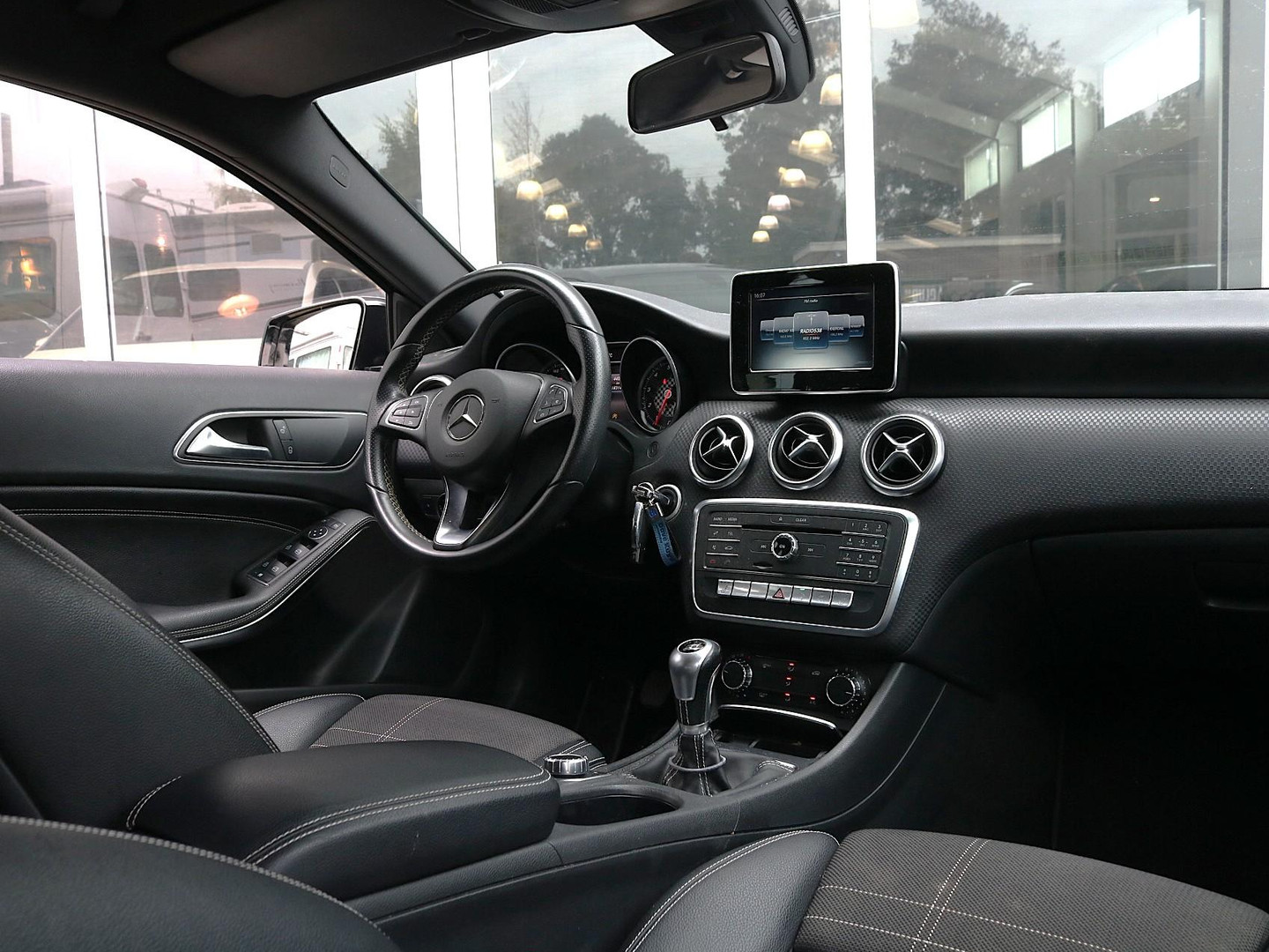 Mercedes-Benz Mercedes-Benz