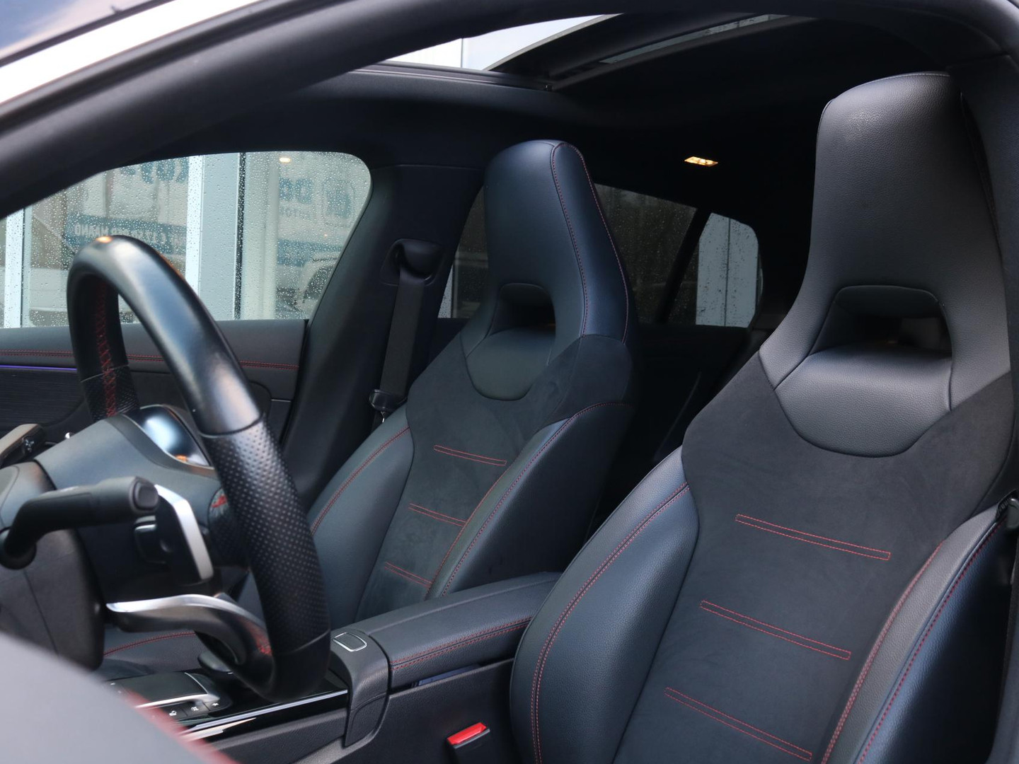 Mercedes-Benz Mercedes-Benz