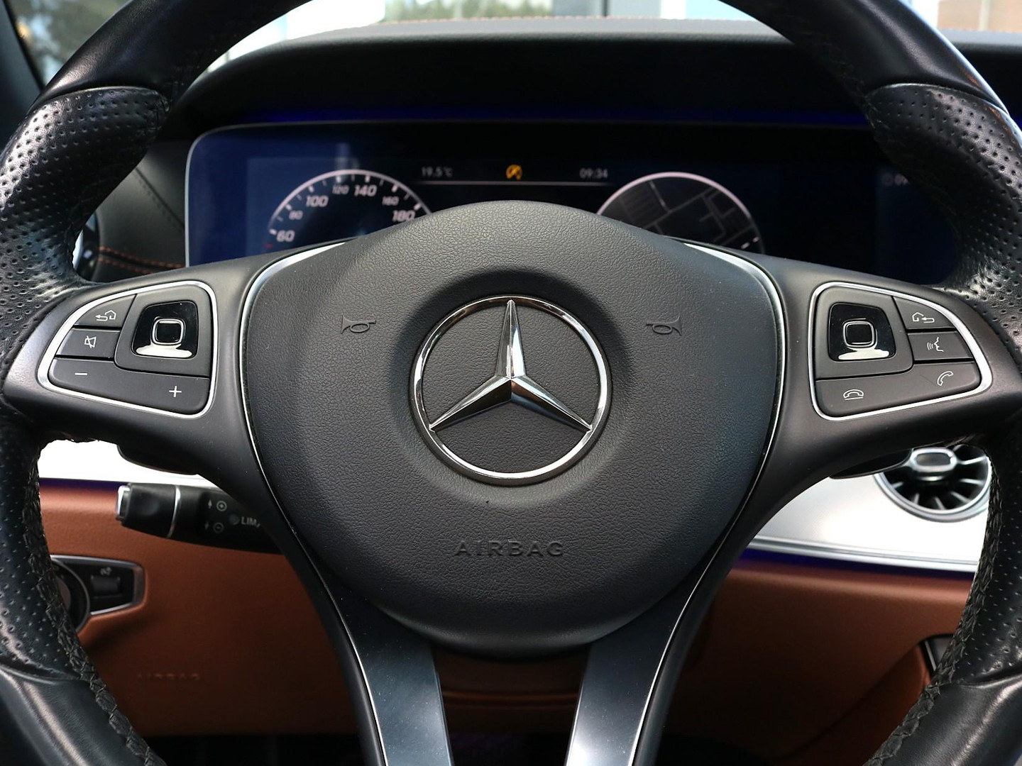 Mercedes-Benz Mercedes-Benz