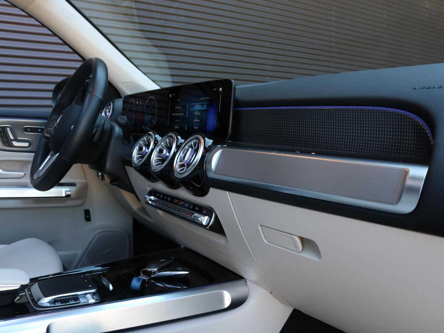 Mercedes-Benz Mercedes-Benz