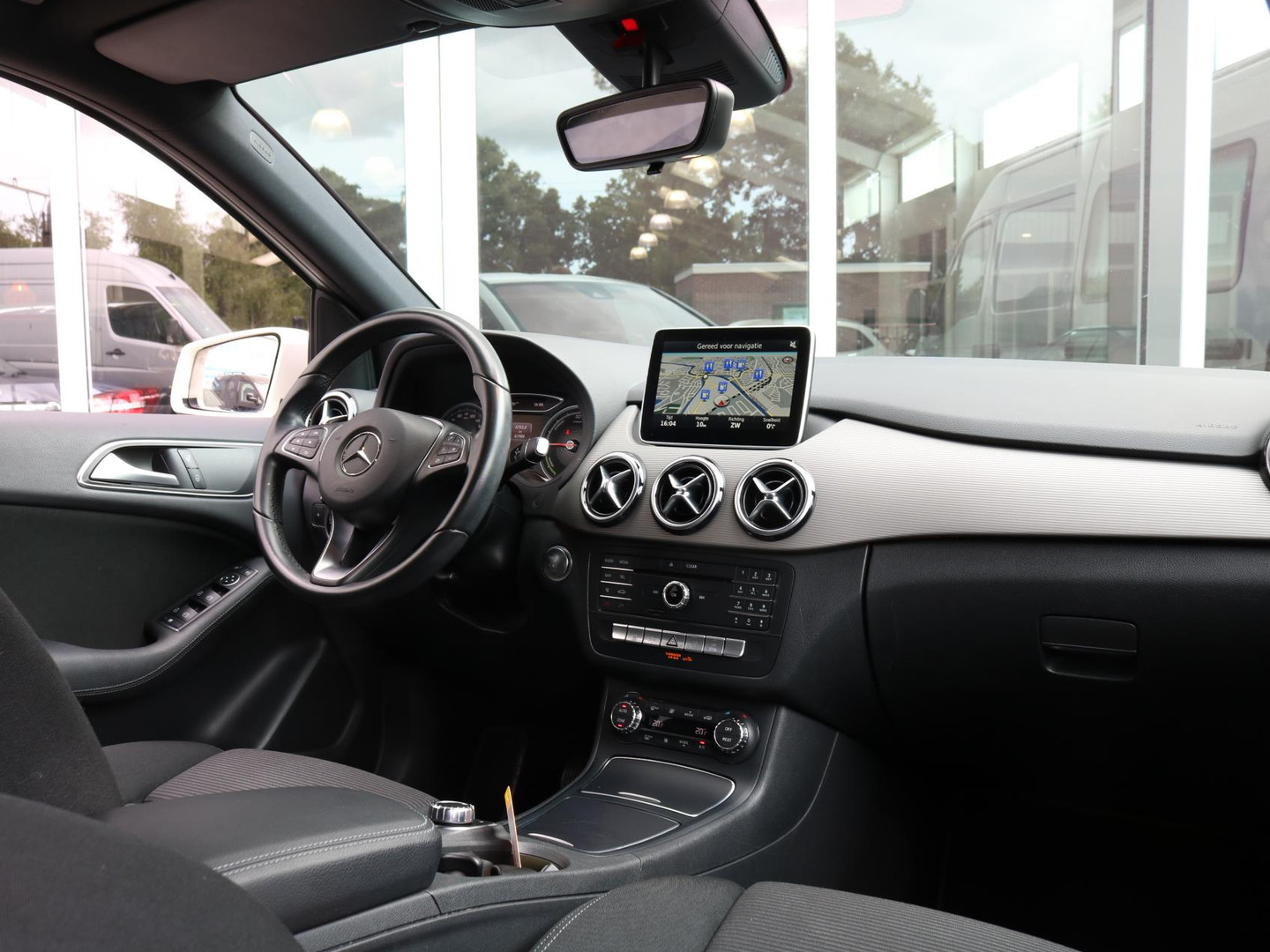 Mercedes-Benz Mercedes-Benz