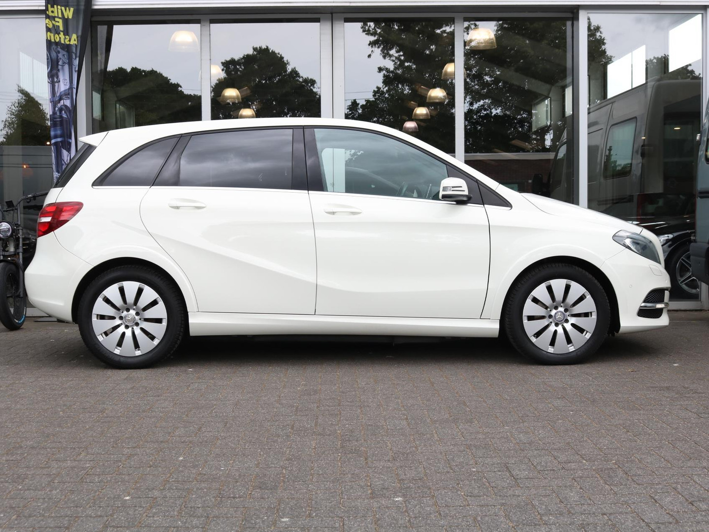 Mercedes-Benz Mercedes-Benz