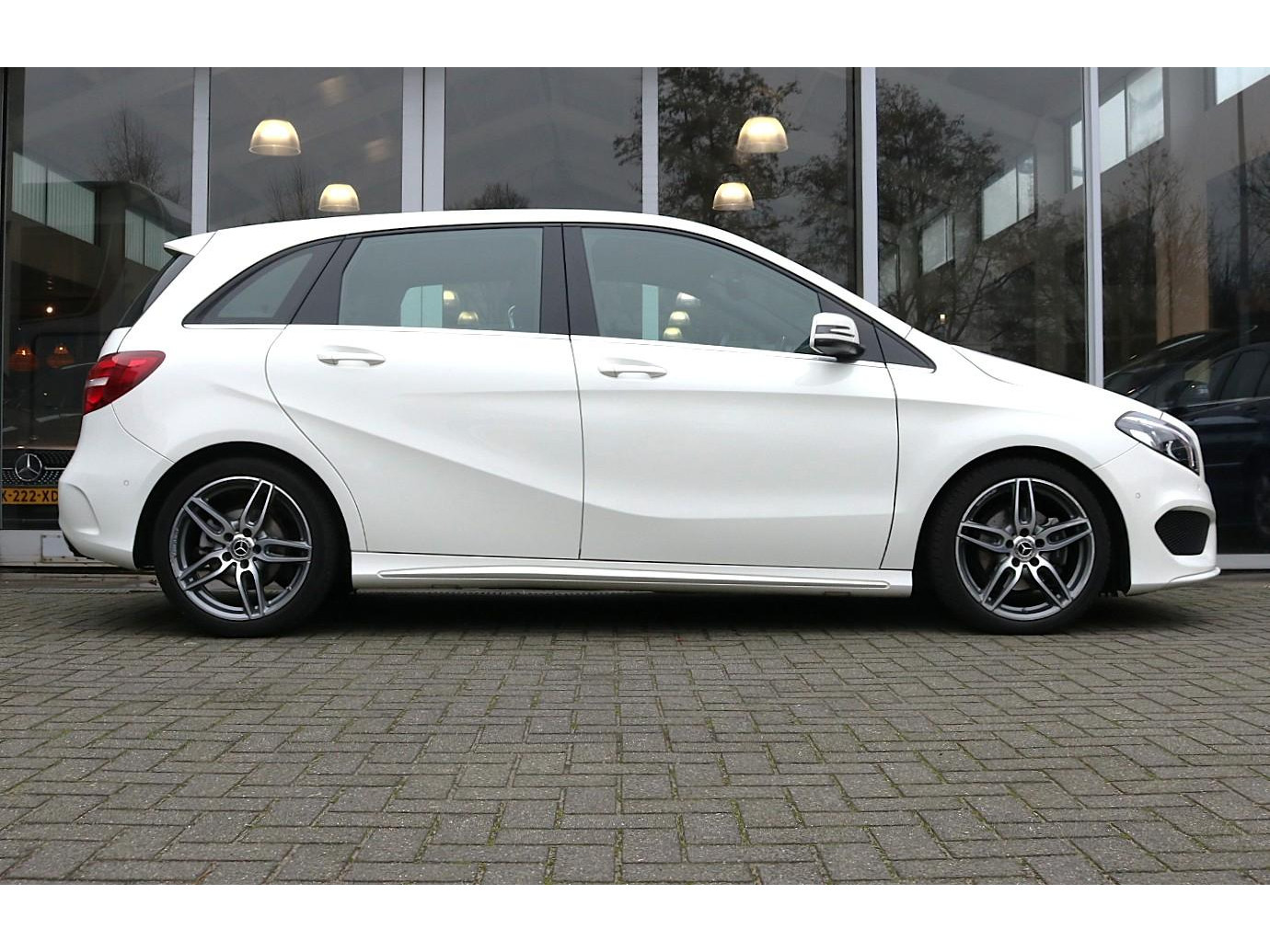 Mercedes-Benz Mercedes-Benz