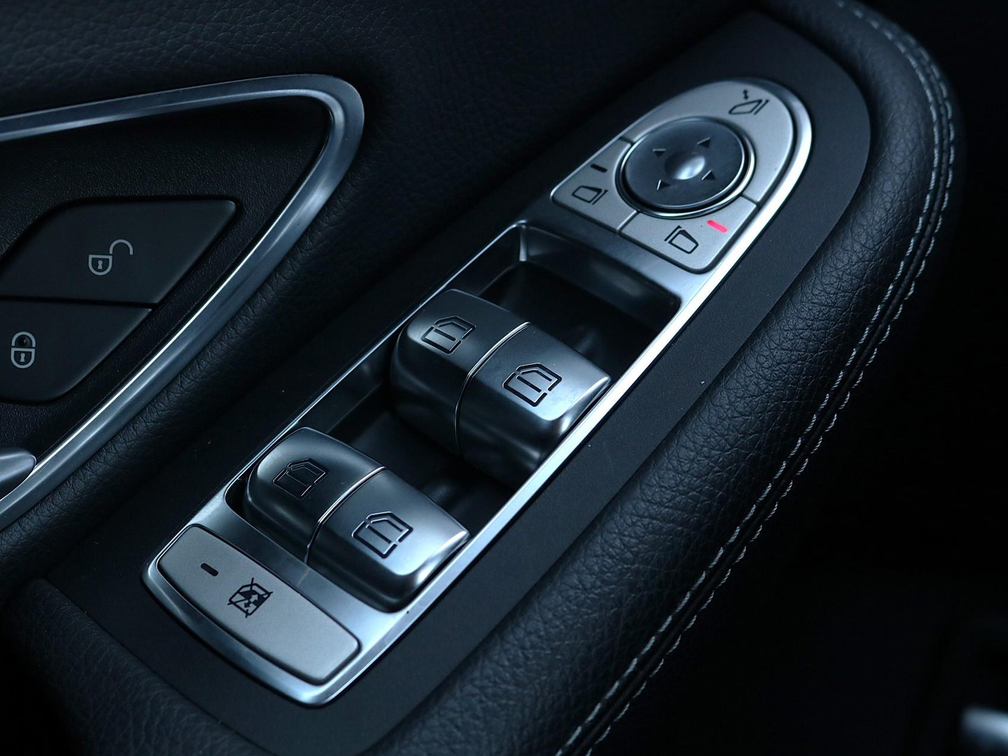 Mercedes-Benz Mercedes-Benz